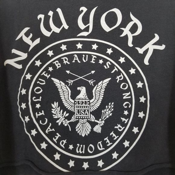 Forever 21 New York cropped sweatshirt - Picture 3 of 7